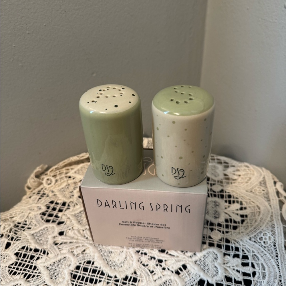 Darling Spring Salt & Pepper Shaker Set - Green and Cream
